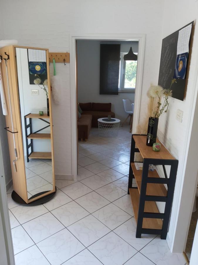 Ferienwohnung mit 2 Schlafzimmer oder Studio Apartment - Istrien-Fiorini Brtonigla Exterior foto